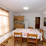 Vila Shabani